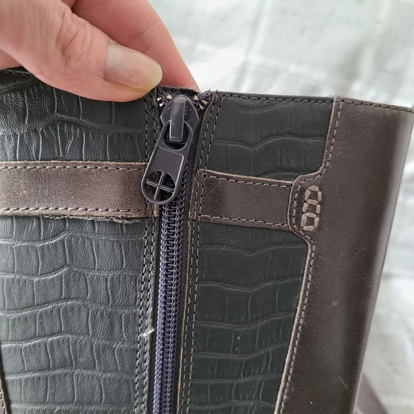 Doc marten boots - size 7 grey - Picture 5 of 5